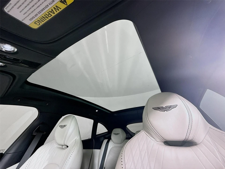 2022 Aston Martin DBX - Image 15 of 31