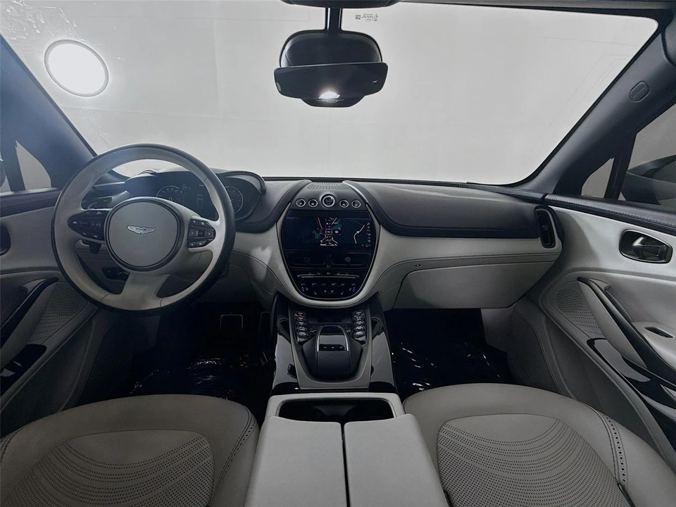 2022 Aston Martin DBX - Image 3 of 31