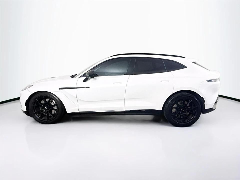 2022 Aston Martin DBX - Image 27 of 31
