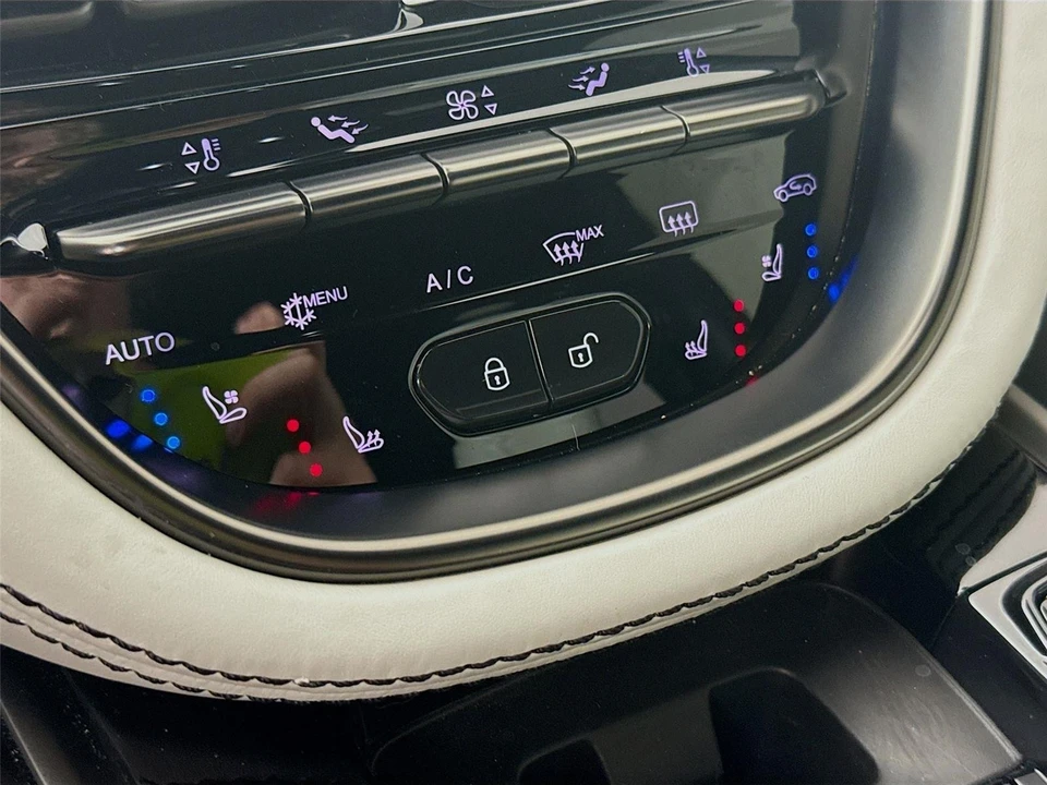 2022 Aston Martin DBX - Image 10 of 31