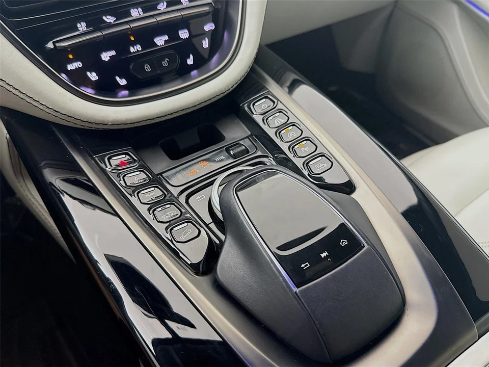 2022 Aston Martin DBX - Image 20 of 21