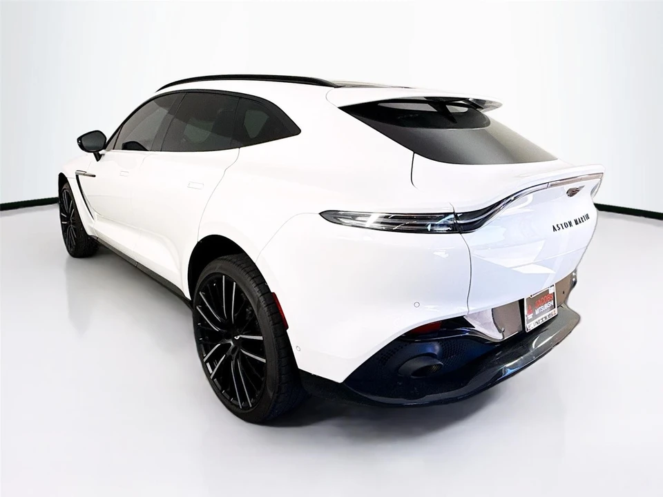 2022 Aston Martin DBX - Image 8 of 15