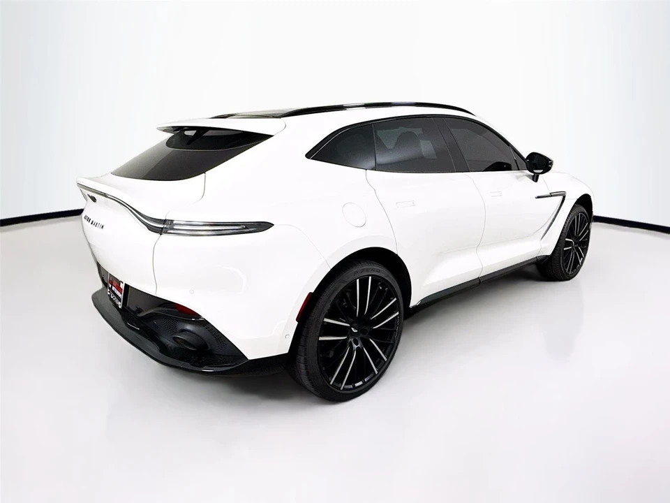 2022 Aston Martin DBX - Image 13 of 15