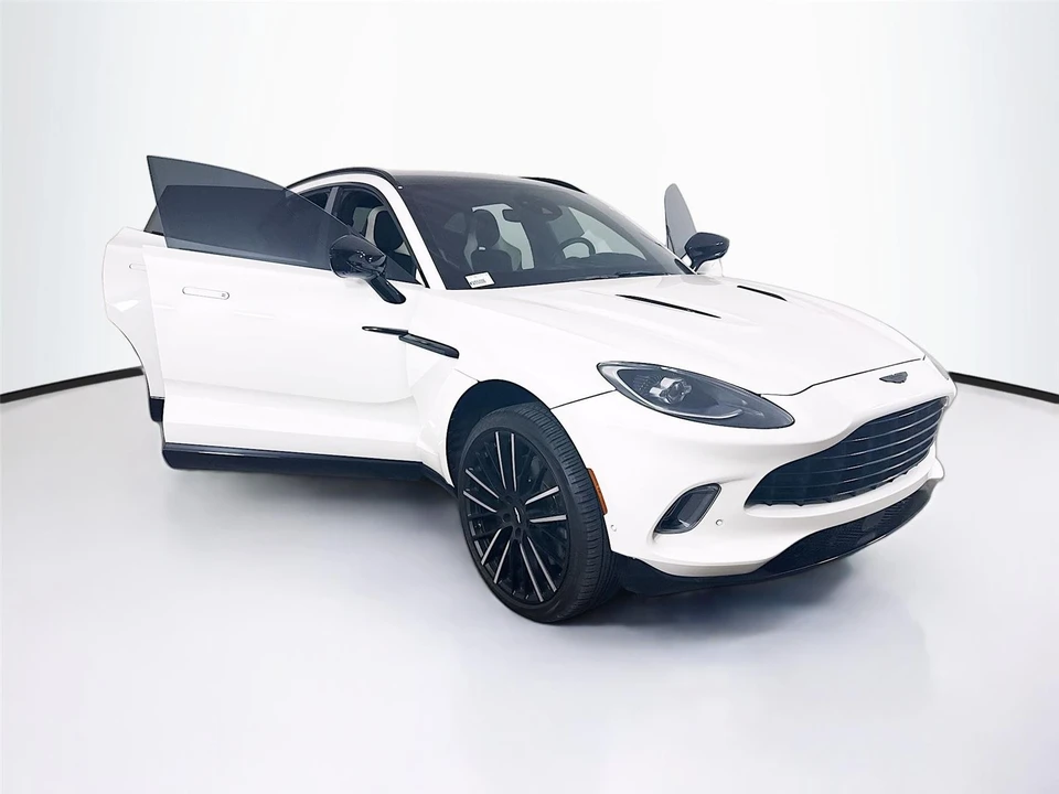2022 Aston Martin DBX - Image 14 of 15