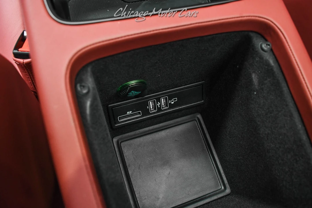 2022 Aston Martin DBX - Image 17 of 31