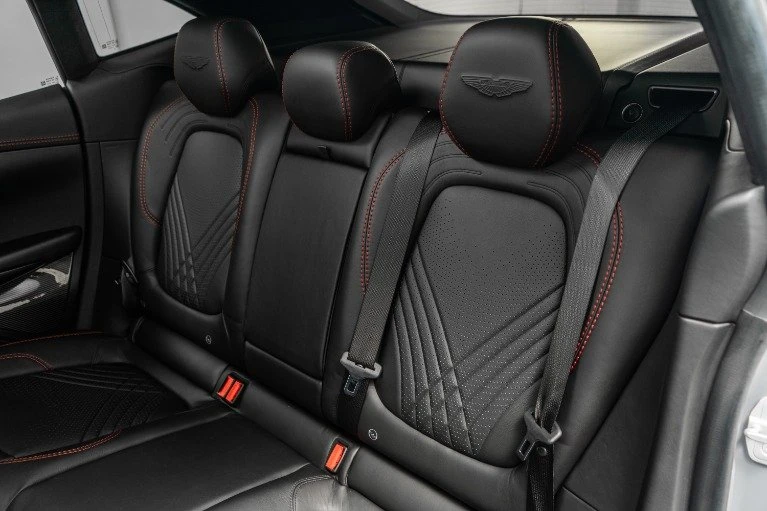 2022 Aston Martin DBX - Image 9 of 10