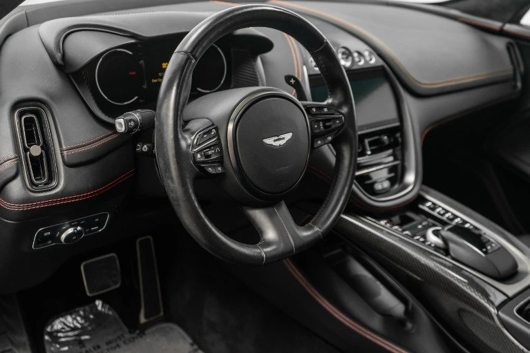 2022 Aston Martin DBX - Image 7 of 10