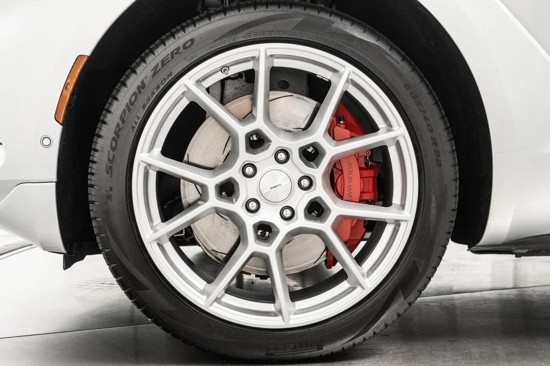 2022 Aston Martin DBX - Image 10 of 12