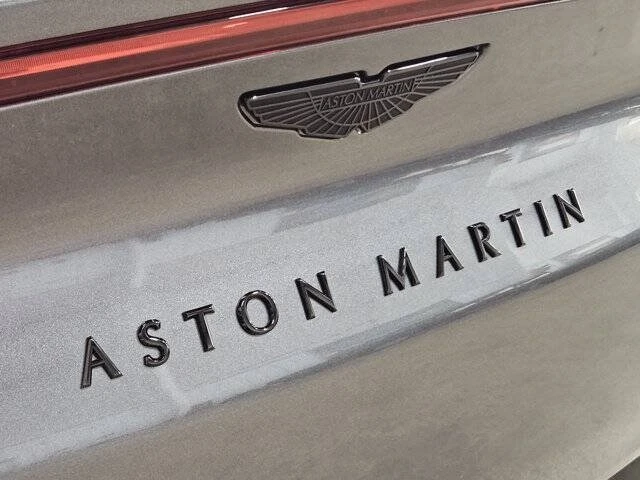 2022 Aston Martin DBX - Image 19 of 20
