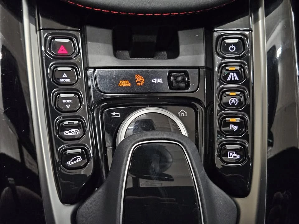 2022 Aston Martin DBX - Image 8 of 20