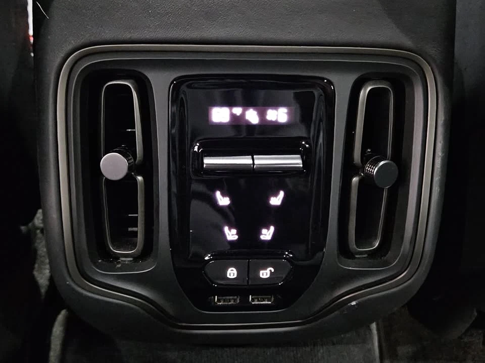 2022 Aston Martin DBX - Image 15 of 20