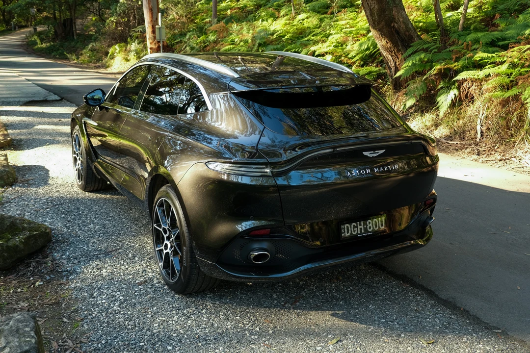 2022 Aston Martin DBX - Image 18 of 31