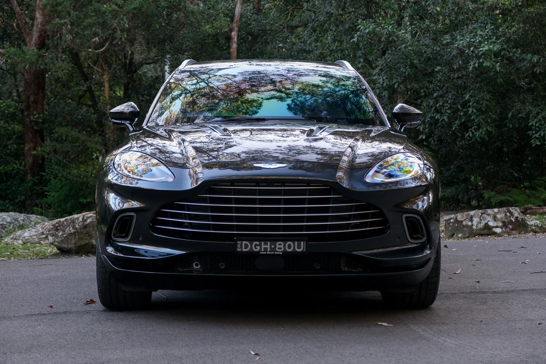 2022 Aston Martin DBX - Image 10 of 31