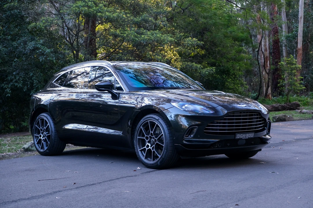 2022 Aston Martin DBX - Image 3 of 31