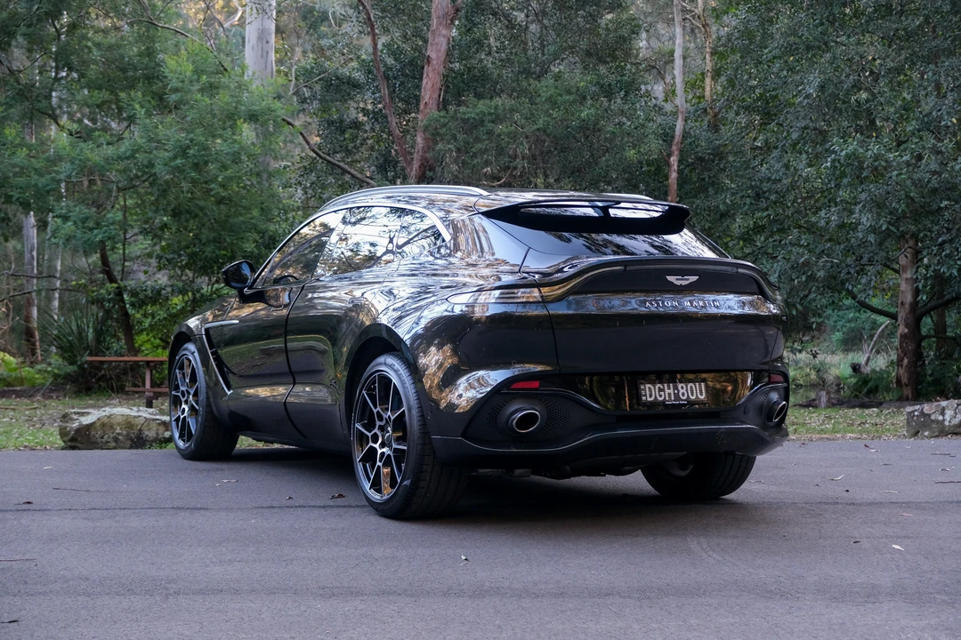 2022 Aston Martin DBX - Image 7 of 31