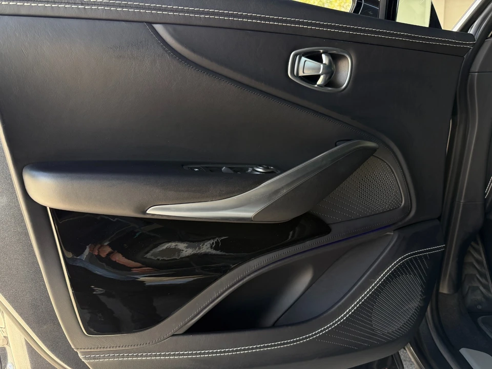 2022 Aston Martin DBX - Image 28 of 31