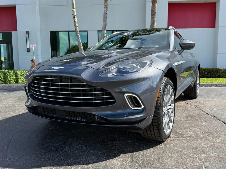 2022 Aston Martin DBX - Image 10 of 21