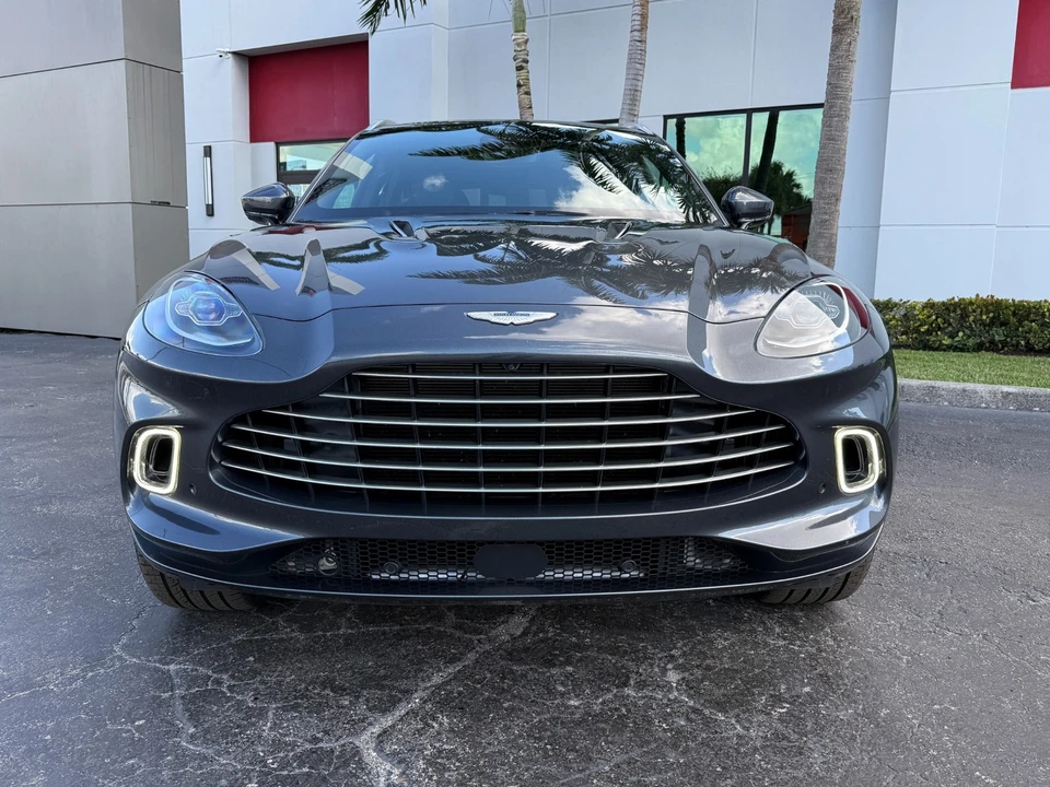 2022 Aston Martin DBX - Image 8 of 31