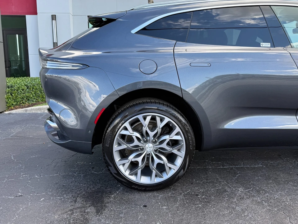 2022 Aston Martin DBX - Image 4 of 21