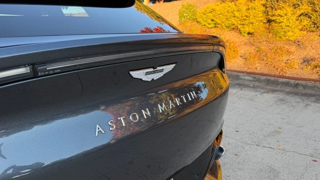 2022 Aston Martin DBX - Image 11 of 21