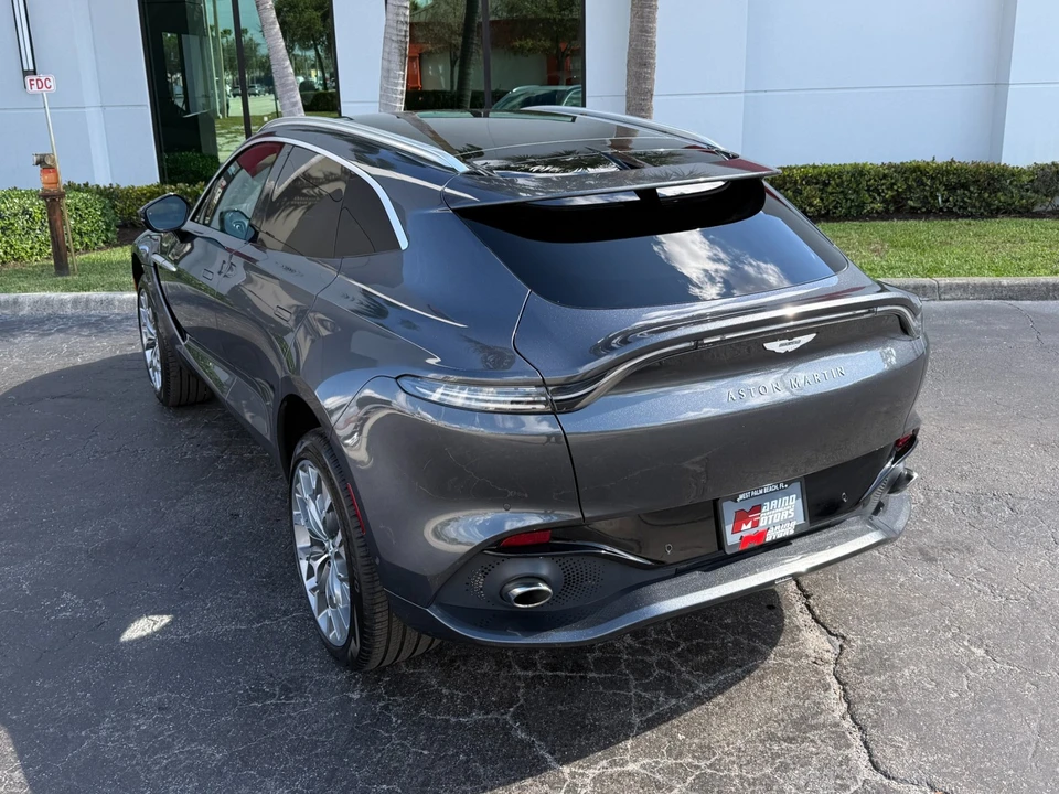 2022 Aston Martin DBX - Image 14 of 31