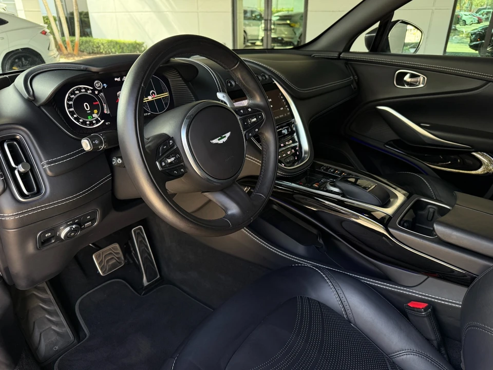 2022 Aston Martin DBX - Image 24 of 31