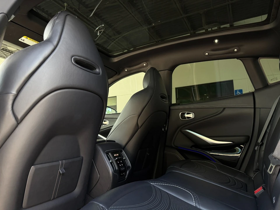 2022 Aston Martin DBX - Image 26 of 31