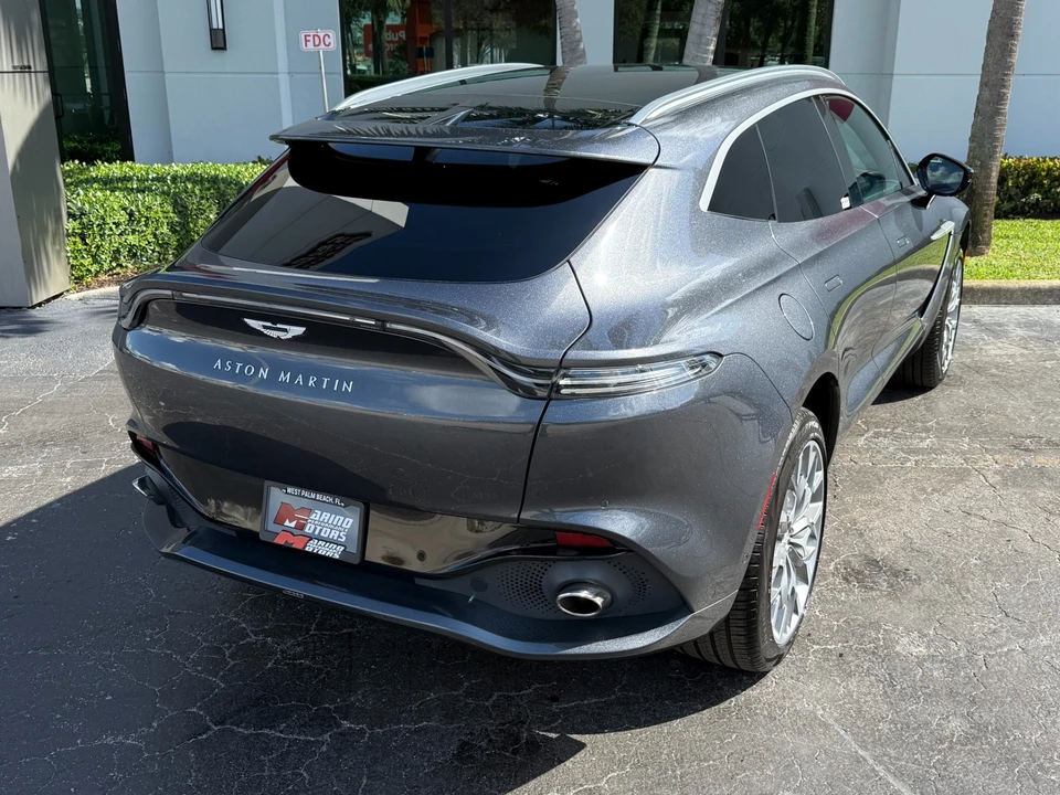 2022 Aston Martin DBX - Image 16 of 31