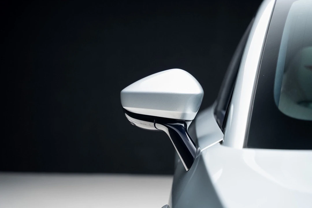 2022 Aston Martin DBX - Image 14 of 21