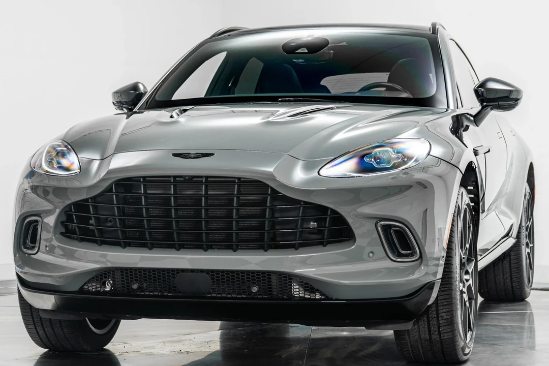 2022 Aston Martin DBX - Image 5 of 12