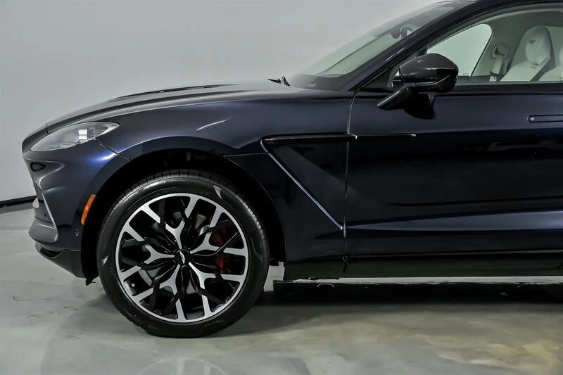 2022 Aston Martin DBX - Image 7 of 31