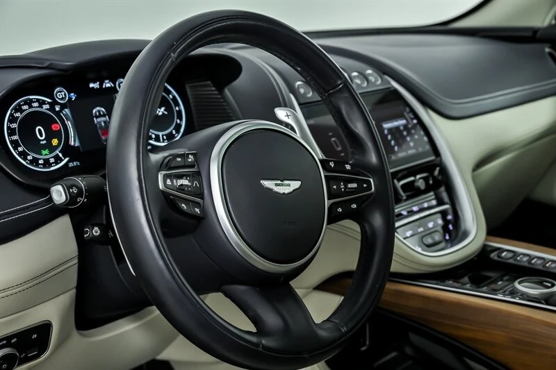 2022 Aston Martin DBX - Image 23 of 31