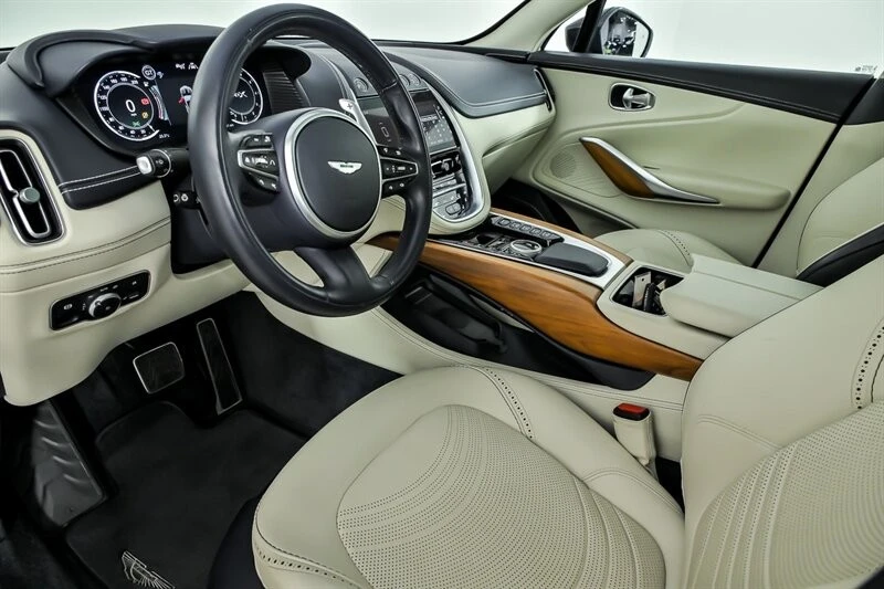 2022 Aston Martin DBX - Image 18 of 31