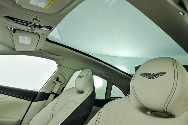 2022 Aston Martin DBX - Image 21 of 31