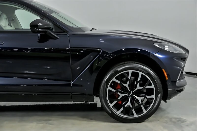 2022 Aston Martin DBX - Image 15 of 31