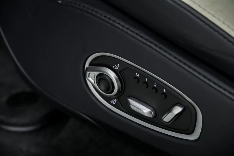 2022 Aston Martin DBX - Image 25 of 31