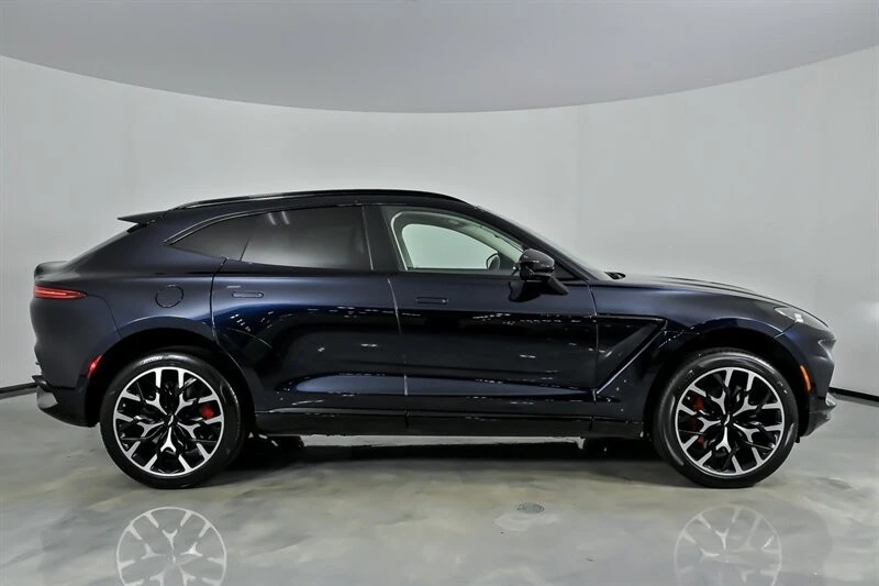 2022 Aston Martin DBX - Image 14 of 31