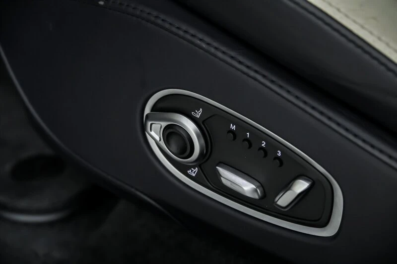 2022 Aston Martin DBX - Image 24 of 31