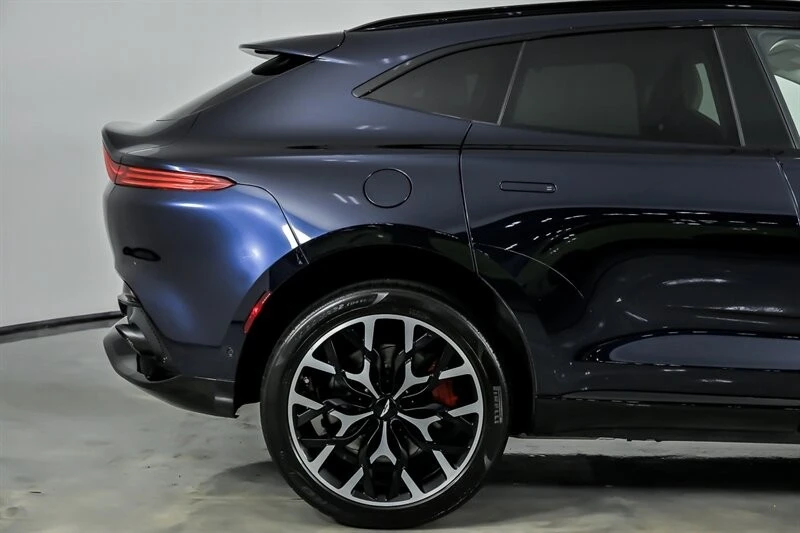 2022 Aston Martin DBX - Image 13 of 31