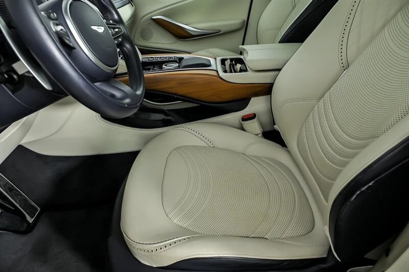 2022 Aston Martin DBX - Image 19 of 31