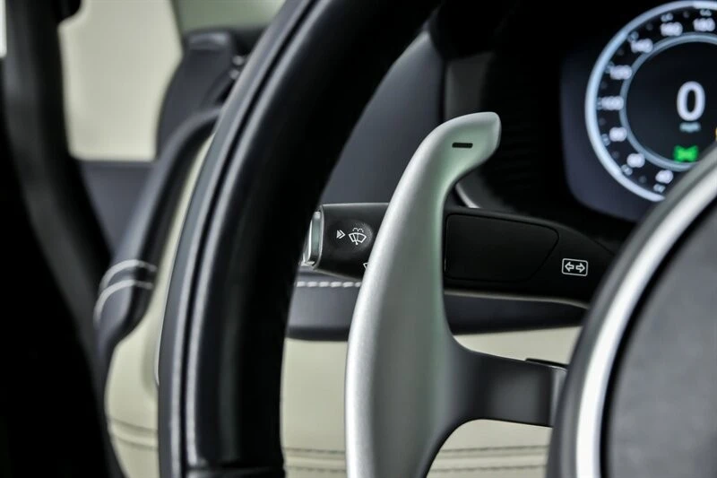 2022 Aston Martin DBX - Image 28 of 31