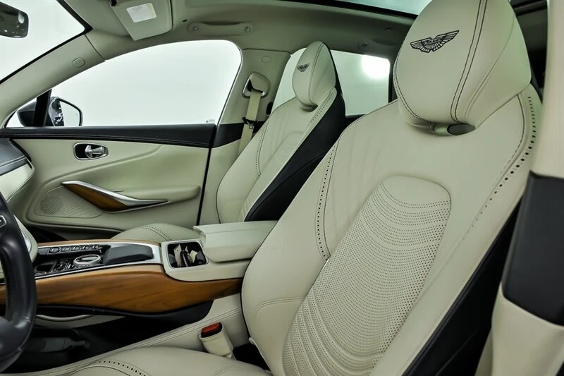 2022 Aston Martin DBX - Image 21 of 31