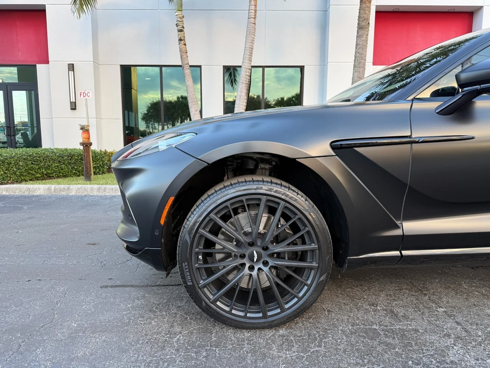 2022 Aston Martin DBX - Image 14 of 21