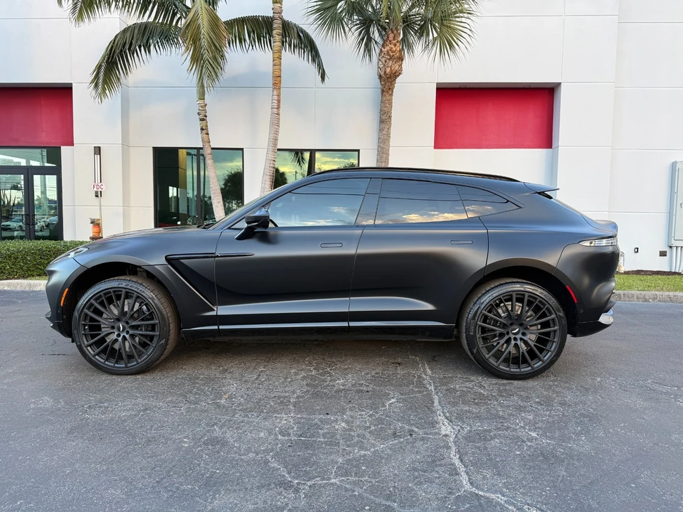 2022 Aston Martin DBX - Image 12 of 21