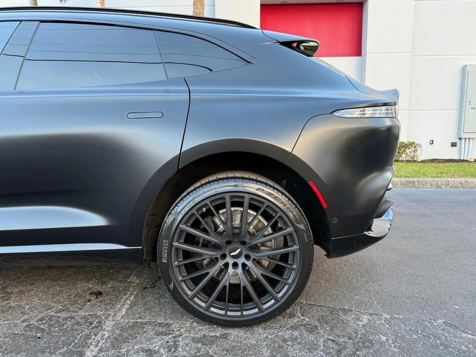 2022 Aston Martin DBX - Image 13 of 21