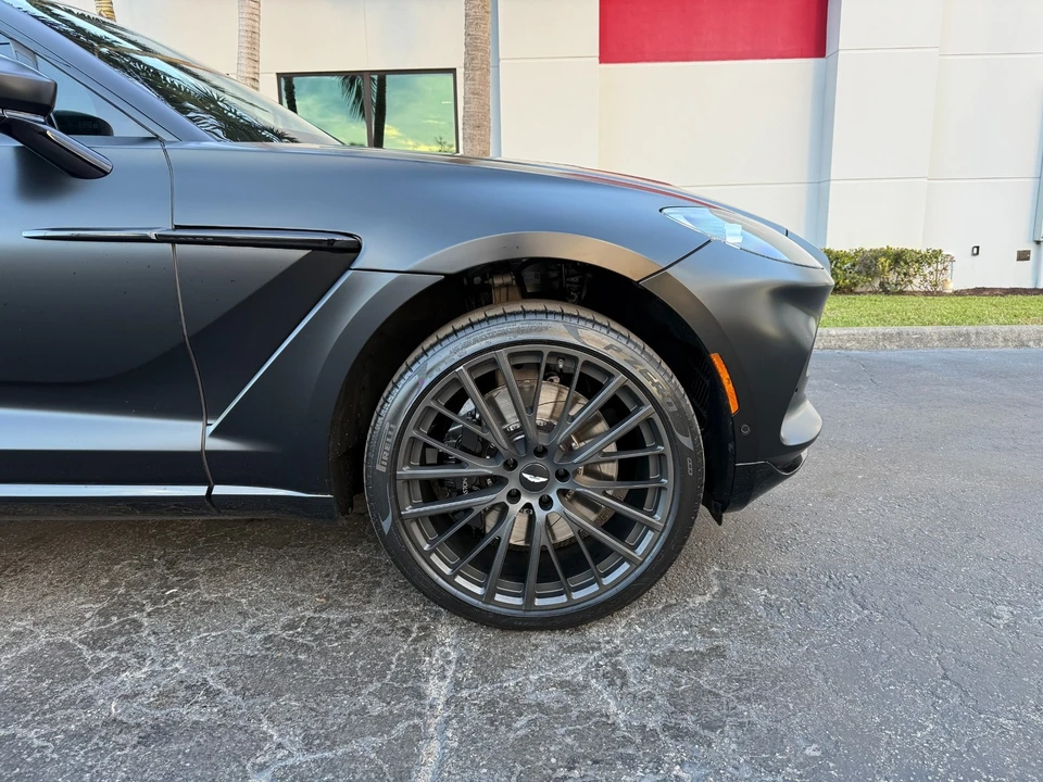 2022 Aston Martin DBX - Image 4 of 21