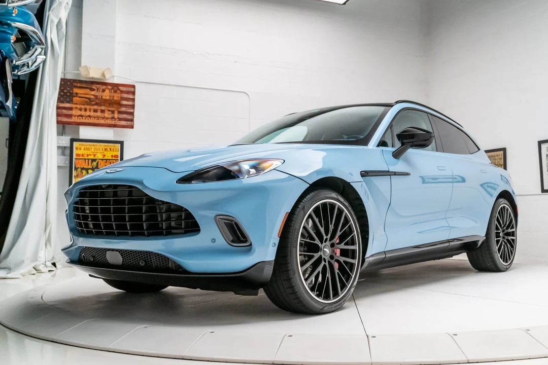 2022 Aston Martin DBX - Image 10 of 31