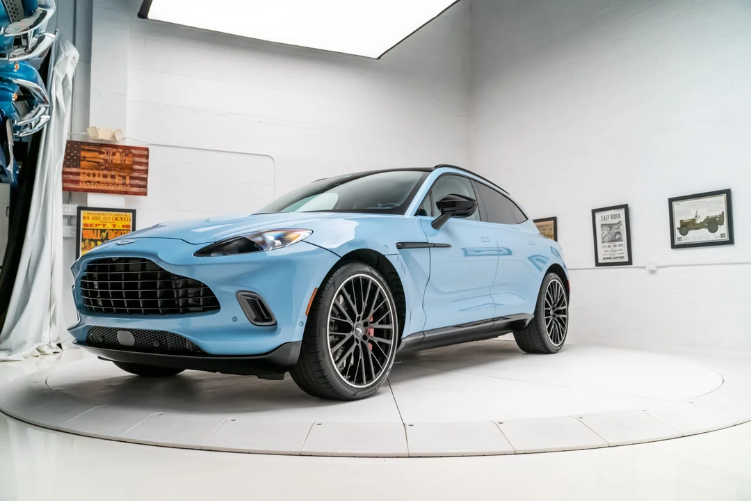 2022 Aston Martin DBX - Image 11 of 31