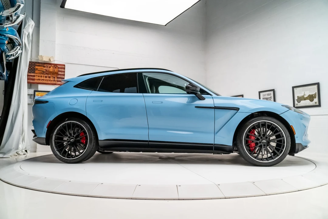 2022 Aston Martin DBX - Image 21 of 31