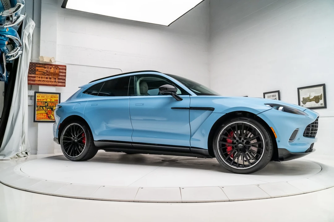 2022 Aston Martin DBX - Image 22 of 31
